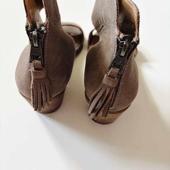 Lucky Brand Taupe Brown Suede Leather Low Block Heel Shoes Size 9 - Picture 5 of 10